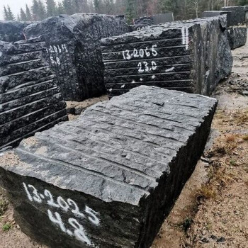 Блоки гранитные Korpi Black