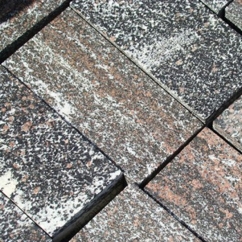 Брусчатка пиленая из гранита Гранатовый амфиболит - 200x100x30