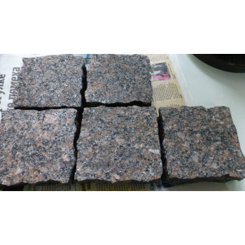 Колотая брусчатка из Дымовского гранита - 100x100x50