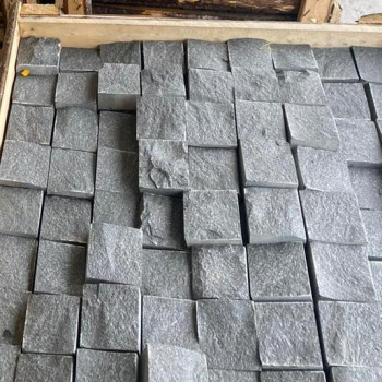 Брусчатка пилено-колотая, Габбро - 80x80x50