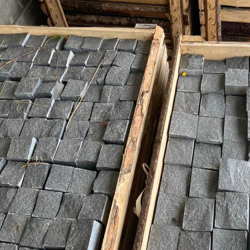Брусчатка пилено-колотая, Габбро-Диабаз - 80x80x50