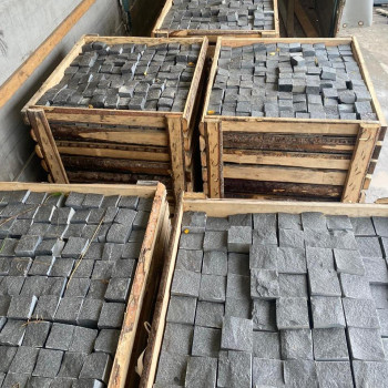 Брусчатка пилено-колотая, Габбро - 80x80x50