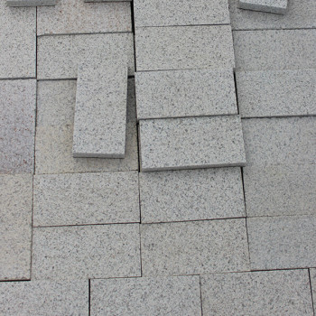 Брусчатка пиленая из Мансуровского гранита - 200x100x30