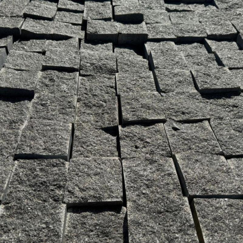 Брусчатка пилено-колотая, Купецкий гранит - 100x100x50