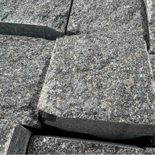 Брусчатка пилено-колотая, Купецкий гранит - 100x100x50